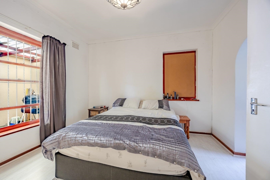 5 Bedroom Property for Sale in Lakeside Western Cape